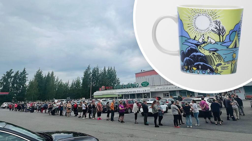 Muumifanit jonottivat uutta mukia.