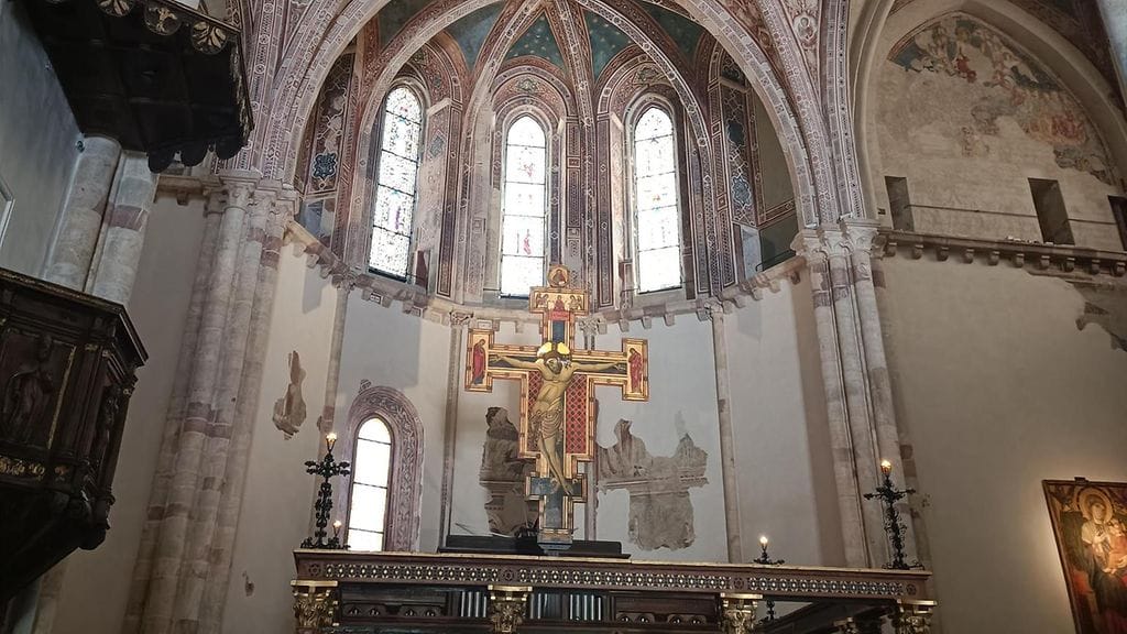 Pyhän Klaaran hauta sijaitsee hänelle nimetyssä kirkossa. Kuvaaja Iida Kouva.