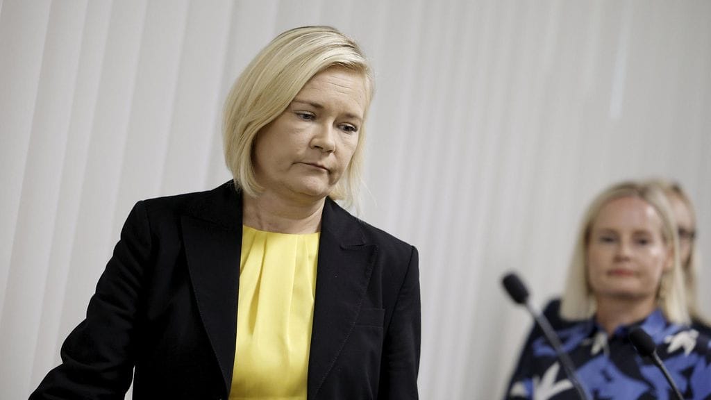 Rantanen kertoi jäävänsä pois sisäministerin tehtävästä loppuvuoden ajaksi.