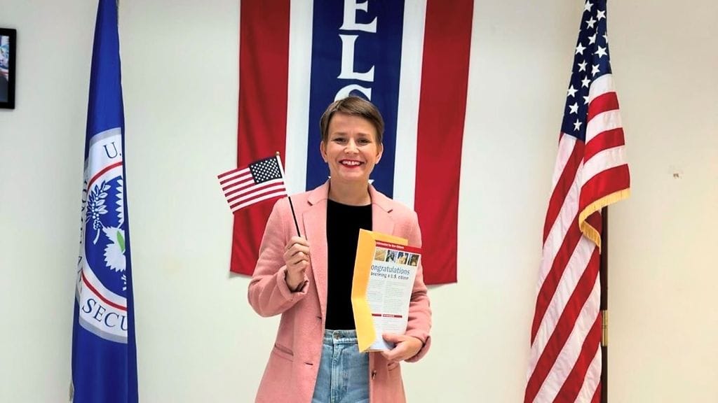 Kymmenen vuotta Yhdysvalloissa asunut MTV Uutisten Yhdysvaltain kirjeenvaihtaja Mari karppinen kertoo läpäisseensä Yhdysvaltain kansalaisuustestin täysin pistein.