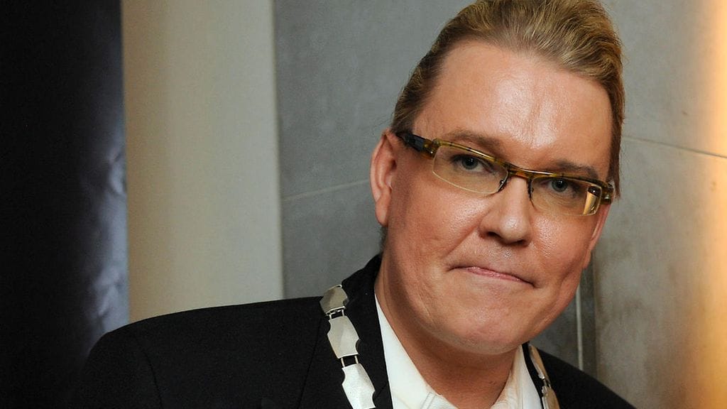 Kuva Mauri Ylä-Kotolasta on Linnan juhlien jatkoilta ravintola Teatterista joulukuulta 2011.