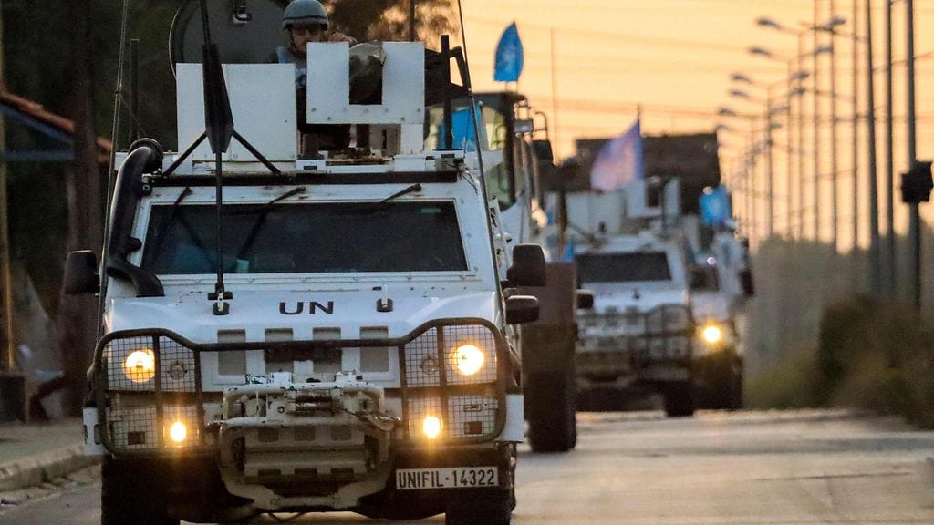 YK:n johtaman UNIFIL-operaation ajoneuvoja kuvattuna Etelä-Libanonissa tiistaina 5. marraskuuta.