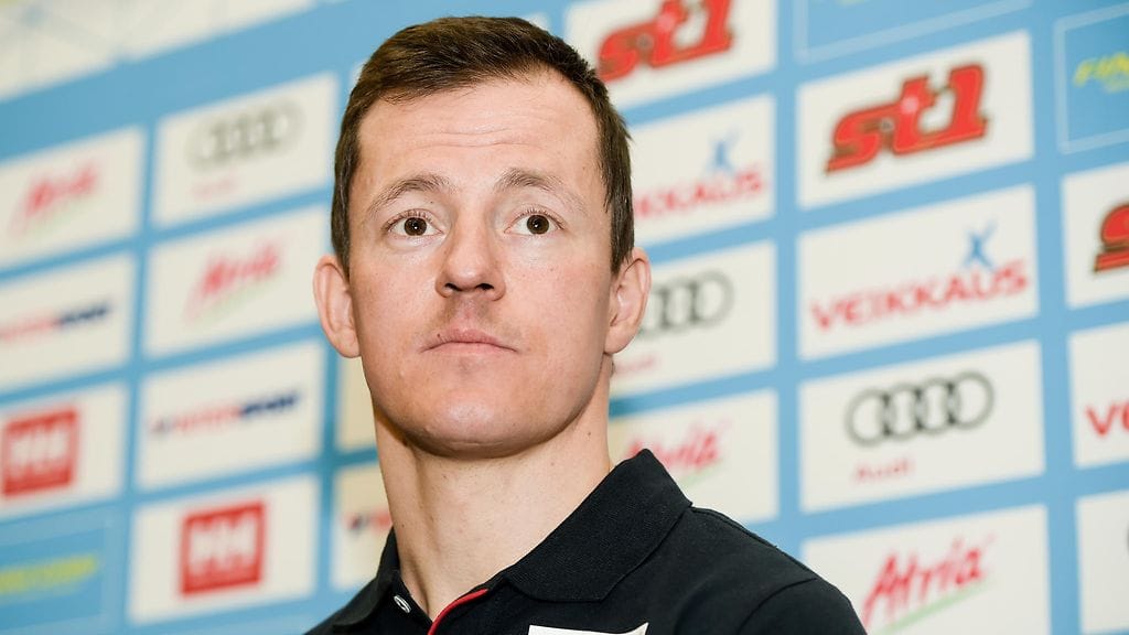 Sami Jauhojärvi paljastaa kirjassaan, miten Suomen Hiihtoliitto otti luvatta käyttöön urheilijoiden rahastoimia varoja.