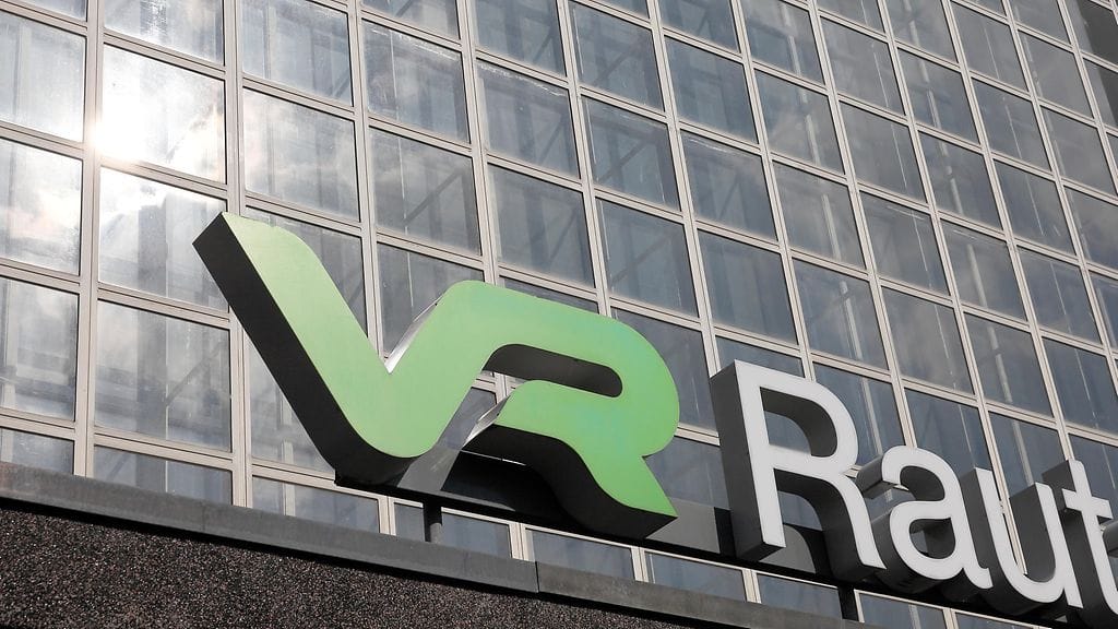 Helsingistä Vaasaan matkaneen junan konduktööri ilmoitti hätäkeskukseen noin 30 ihmisen häiriköinnistä junassa. Kuvassa Tampereen rautatieasema ulkoapäin.