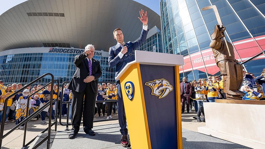 Pekka Rinteen patsas esiteltiin Nashvillessä toukokuussa 2023.