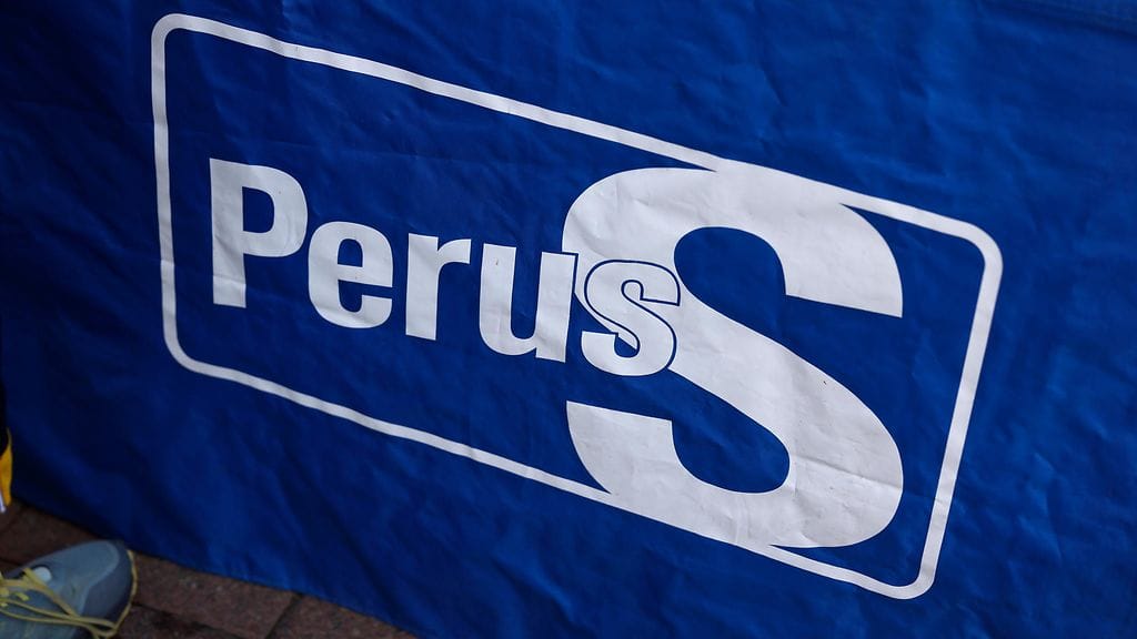 Ikkunaan oli lisäksi kiinnitetty lappu, jossa luki "rasistipellet".