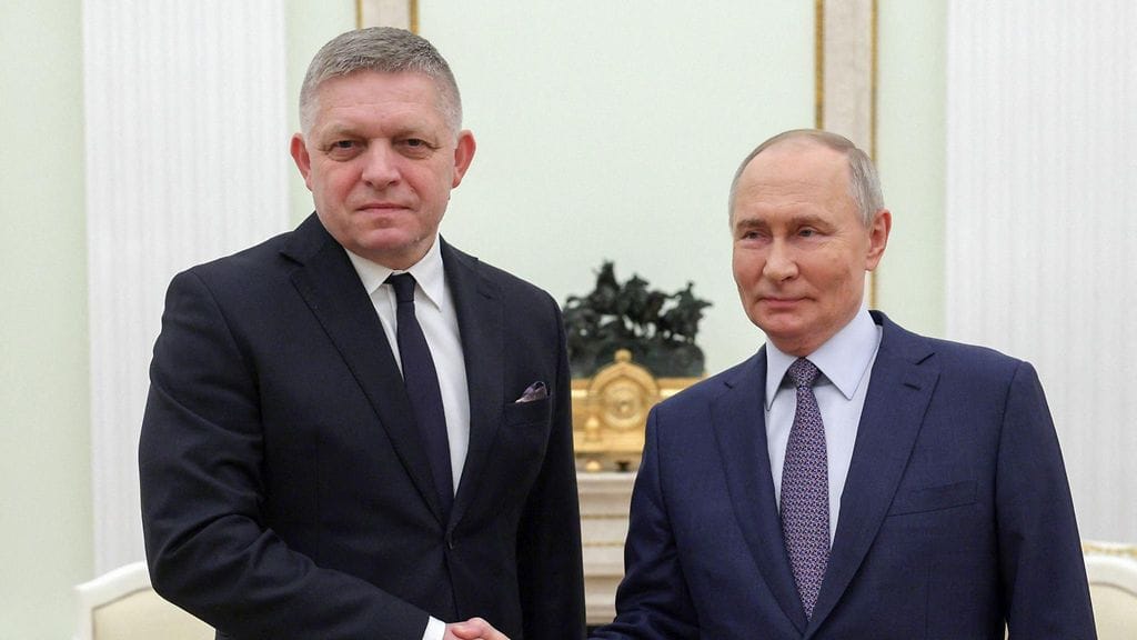 Slovakian pääministeri Robert Fico ja Venäjän presidentti Vladimir Putin.