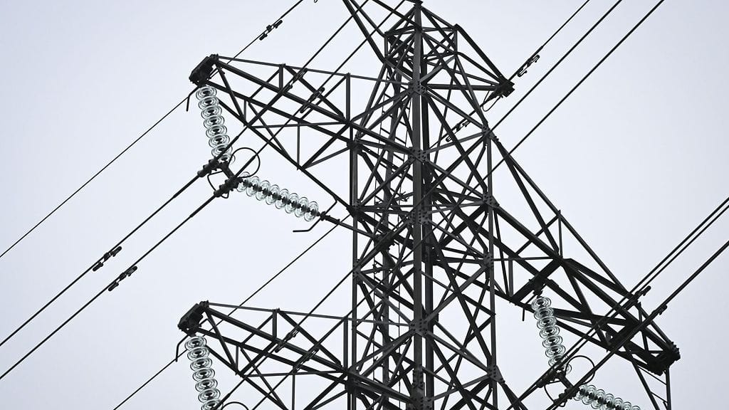 Kuluttajat eivät voi valita yhtiötään, koska sähkön jakeluverkkoyhtiöillä on luonnollinen monopoli omalla alueellaan.