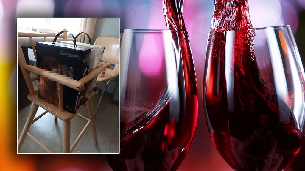 Marjaana keksi syöttötuolille uuden käyttötavan juhlissa.