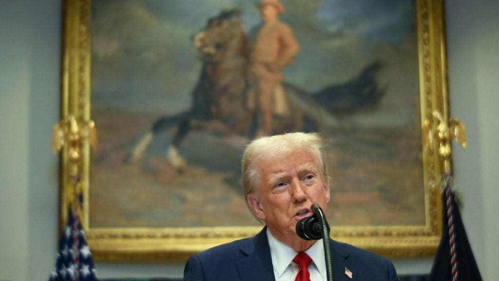 Yhdysvaltojen presidentti Donald Trump Valkoisessa talossa 21. tammikuuta.