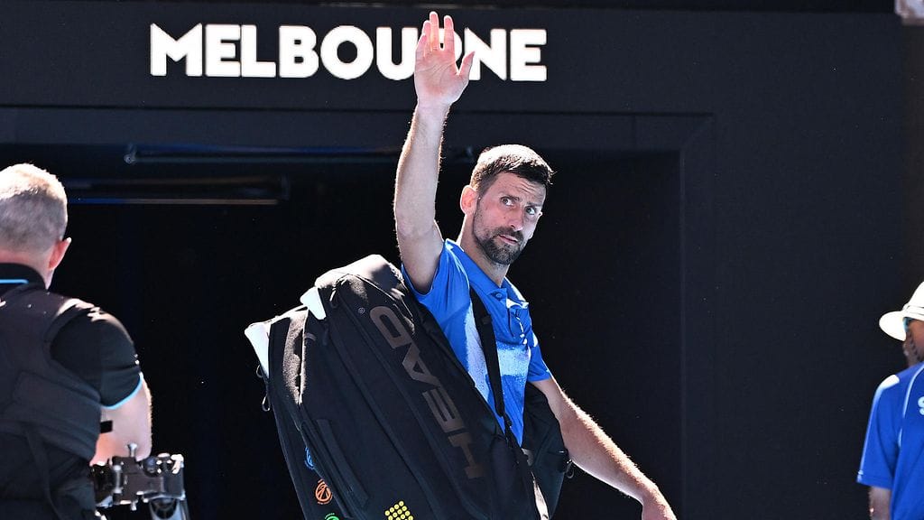 Novak Djokovic luovutti välieräottelunsa Alexander Zvereviä vastaan Australian avoimissa.
