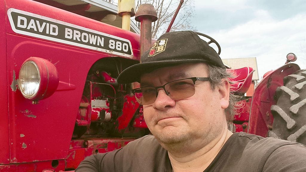 Tuusniemeläinen Timo Juvonen tunnetaan tubettaja Metsa Manina.