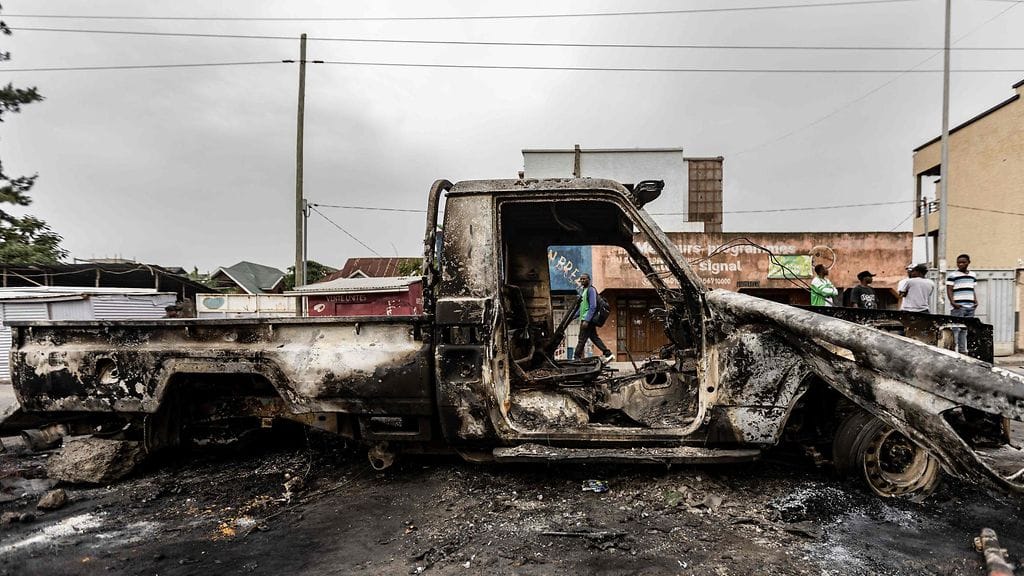 Tilanne Kongon demokraattisen tasavallan itäosassa sijaitsevassa Gomassa on pahentunut viime päivinä, kun Kongon asevoimien ja Ruandan tukemien M23-kapinallisten väliset taistelut ovat kiihtyneet.