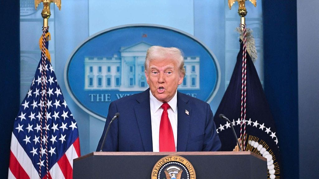 Yhdysvaltain presidentin Donald Trumpin hallinto uhkaa EU-aluetta tulleilla.