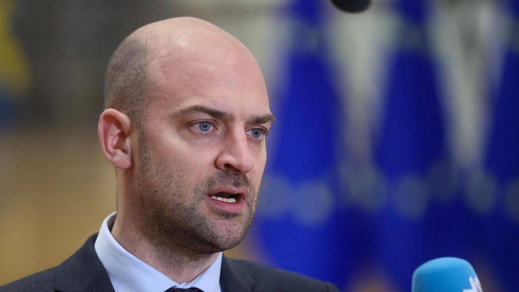 Ranskan ulkoministeri Jean-Noel Barrot paljasti sakkojen suuruudeksi useita miljoonia euroja.