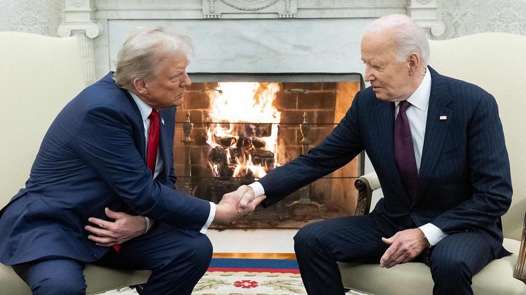 Presidentit Donald Trump ja Joe Biden tapasivat Valkoisessa talossa 13. marraskuuta.