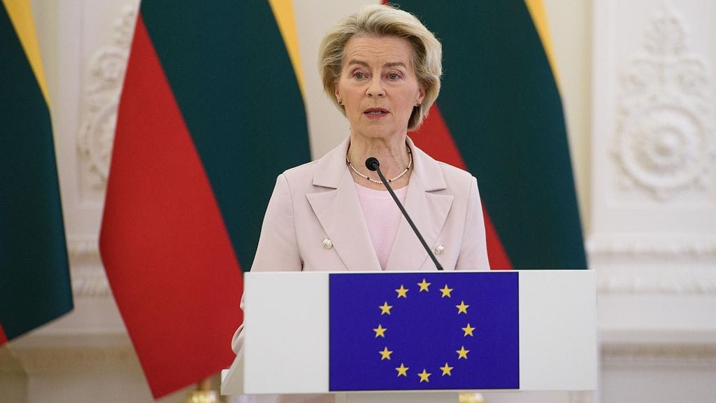 1102 AOP URSULA VON DER LEYEN