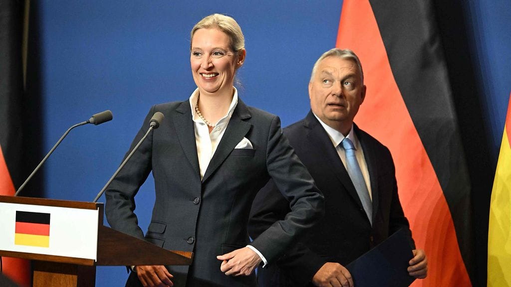 Äärioikeistolaisen Vaihtoehto Saksalle -puolueen johtaja Alice Weidel ja Unkarin pääministeri Viktor Orban yhteisessä lehdistötilaisuudessa Budapestissa.