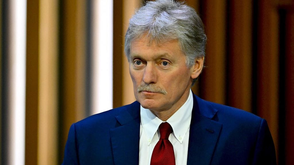 Kremlin tiedottaja Dmitri Peskov kertoo presidenttien puhelun olleen pitkä. Kuvassa Peskov joulukuussa 2024.
