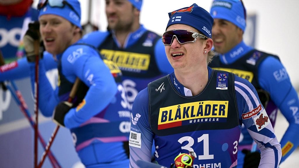 Remi Lindholm tarjoili jälleen väriä haastattelussa.