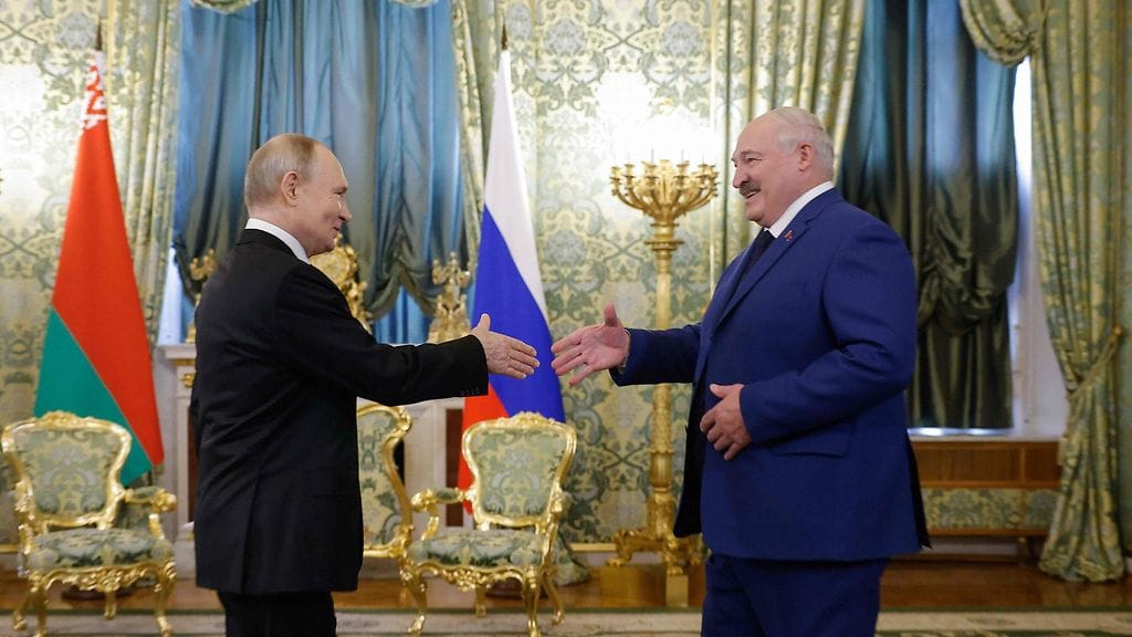 Venäjän ja Valko-Venäjän presidentit ovat hyvää pataa. Ilman Venäjän tukea Aljaksandr Lukashenka ei todennäköisesti pysyisi vallassa.