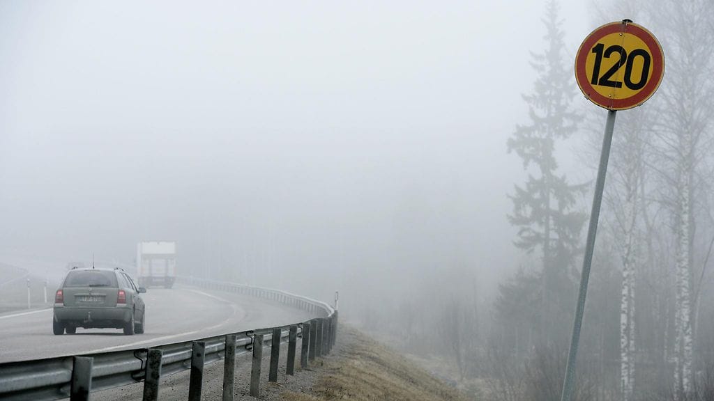 Kesänopeuksiin voidaan siirtyä porrastetusti koko maassa ennen pääsiäistä, mikäli keli- ja sääolosuhteet sen sallivat.