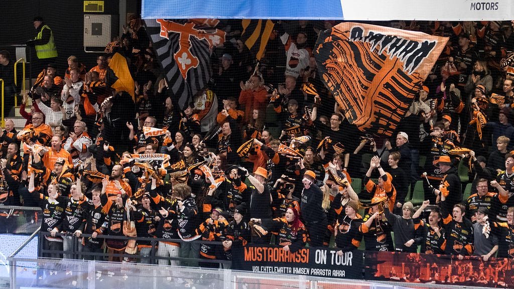 KooKoo sijoittui viime kaudella SM-liigan runkosarjassa kuudenneksi, mutta koki jo pudotuspelien avauskierroksella tappion ottelusarjassa Vaasan Sportia vastaan.