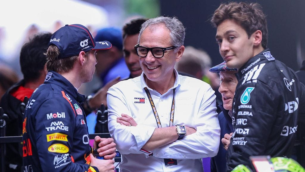 Max Verstappen ja George Russell eivät ole tuoreimpien tietojen mukaan päätymässä yhteen Mercedekselle.