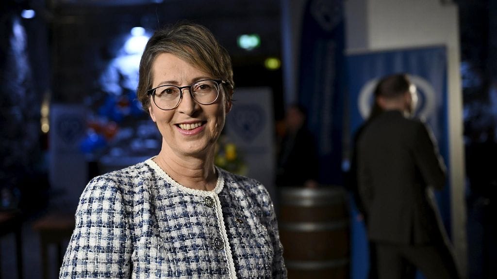 Maa- ja metsätalousministeri Sari Essayah KD:n kunta- ja aluevaalien vaalivalvojaisissa vaalipäivänä Helsingissä 13. huhtikuuta.