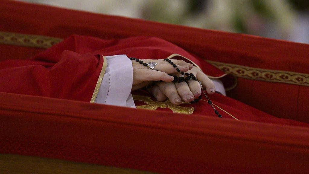 AOP paavi Franciscus arkussa 22.4.2025 5