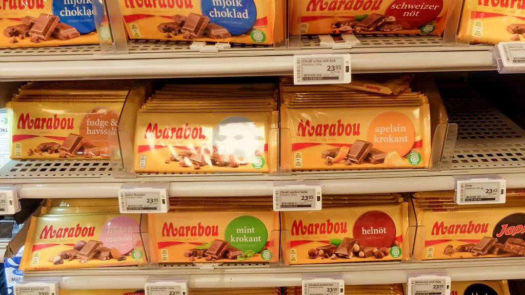 Marabou Japp -suklaalevy on kuvan oikeassa alakulmassa.
