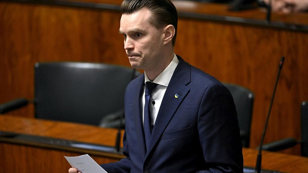 Kansanedustaja Heikki Autto nousee puolustusvaliokunnan johtoon.