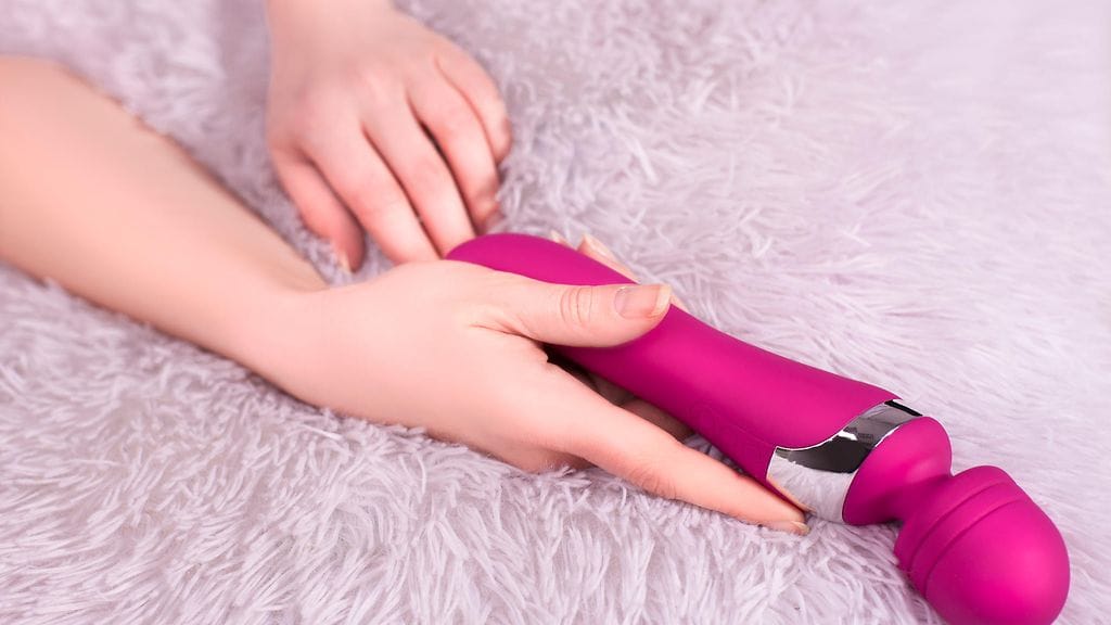 Tukes neuvoo, ettei akkukäyttöistä laitetta pidä ladata peiton alla tai ilman valvontaa.