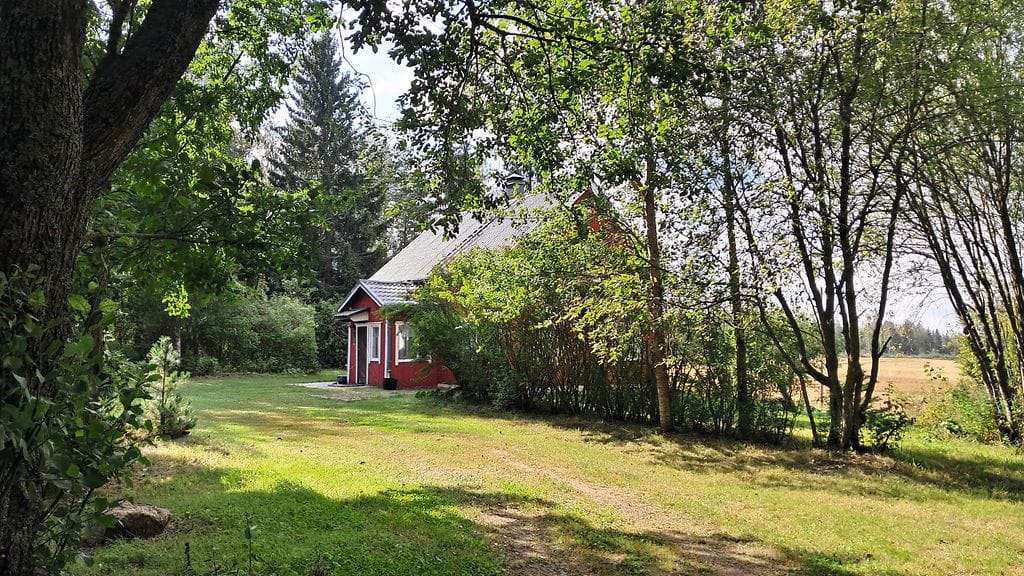 Tähän "mummonmökkiin" on rekisteröity venäläisen liikemiehen "tehdas".