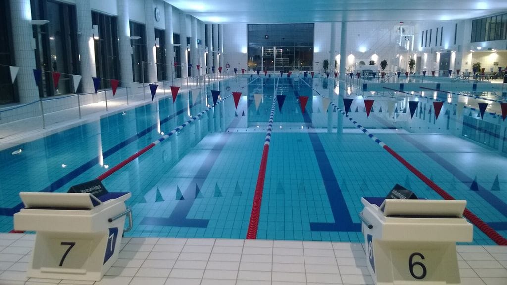 Kajaanin Kaukaveden uimahalli jouduttiin perjantaina evakuoimaan vaarallisen aineen onnettomuuden vuoksi.