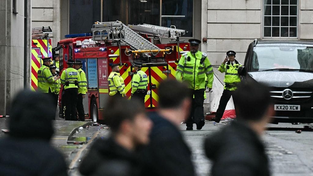 LK260525 LIVERPOOL (5)