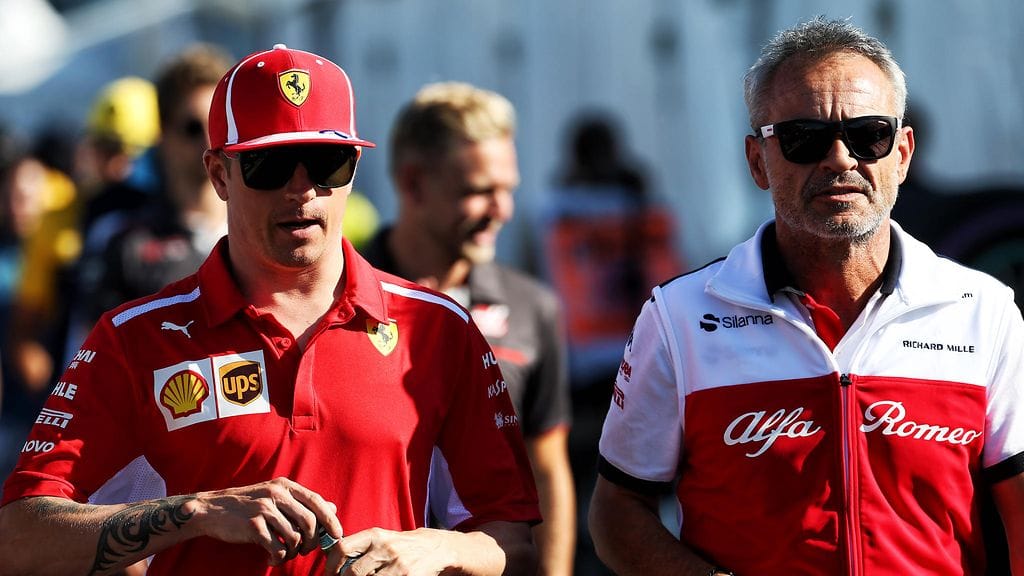 Pitkän uran Sauberilla tehnyt Beat Zehnder (oikealla) ystävystyi Kimi Räikkösen kanssa.