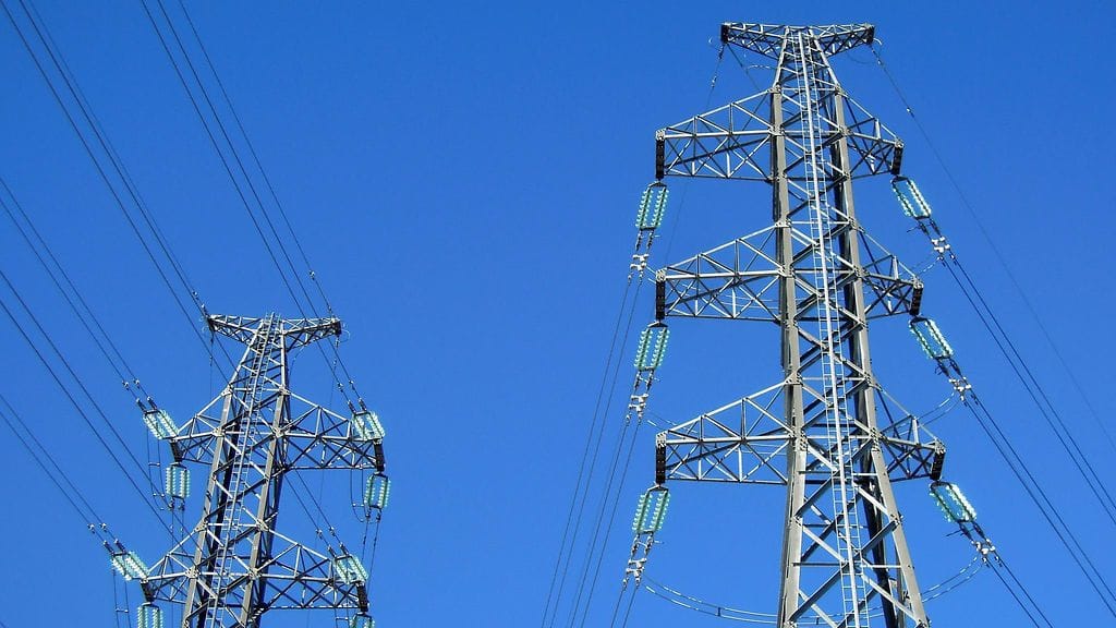 Kuvituskuva. Sähkölinjoja Imatralla 12. toukokuuta 2024.