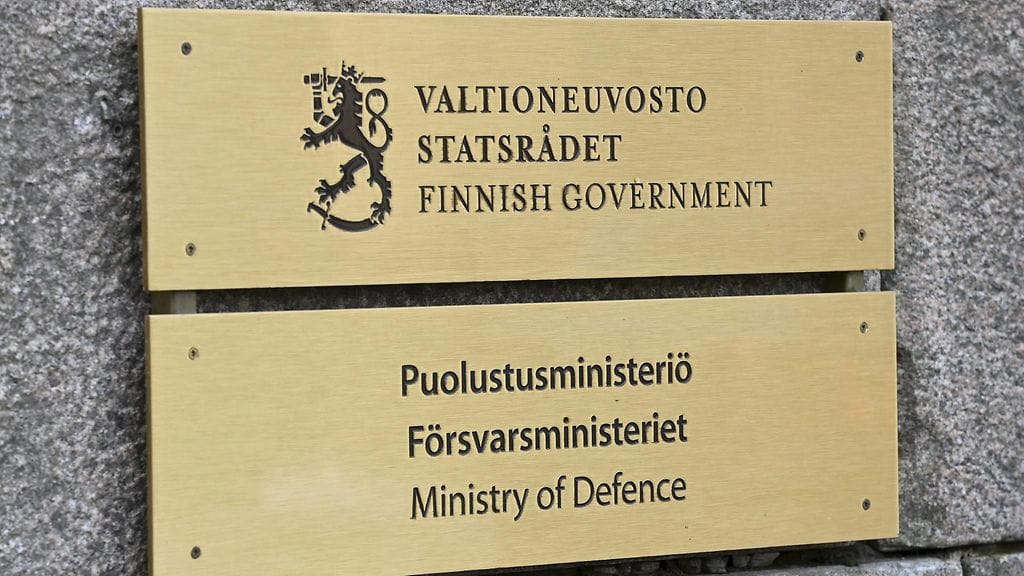 Taustalla on viime vuonna voimaan tullut laki, jonka mukaan Venäjän tai Valko-Venäjän kansalaisille ei myönnetä lupaa kiinteistön hankkimiseen Suomessa.