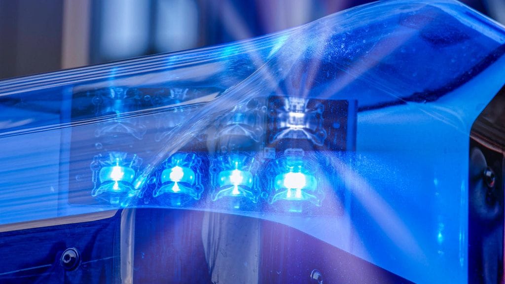 Aurajokeen ajautuneesta autosta pelastautuneet eivät loukkaantuneet vakavasti. Kuvituskuva.