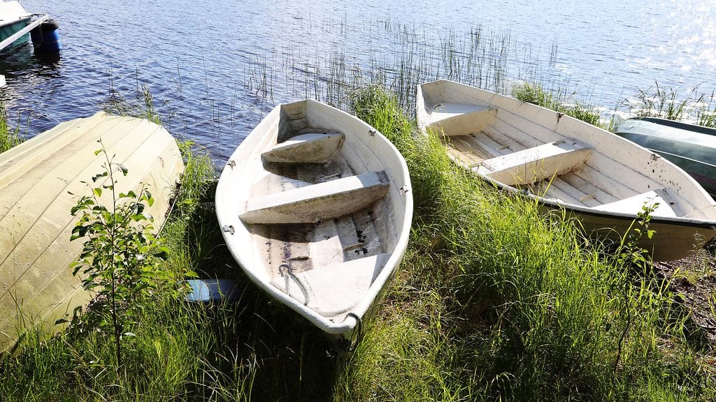 Kuvituskuva. Sivullinen havaitsi tyhjän soutuveneen Salonpään rannassa 14. kesäkuuta.