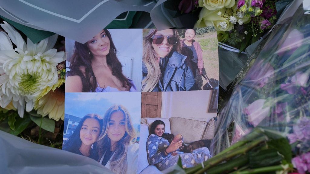 BBC Five Liven kommentaattori John Huntin maailma murtui vuosi sitten, kun vaimo Carol Hunt ja kaksi heidän tytärtään, Hannah, 28, ja Louise, 25, kuolivat julmalla tavalla.