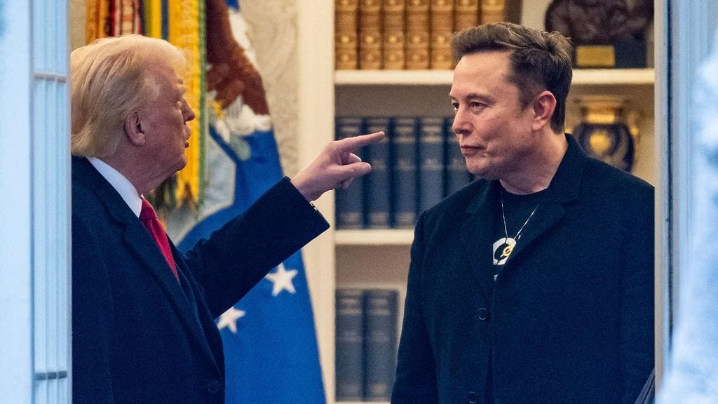 Trump ja Musk kuvattuna Valkoisessa talossa maaliskuussa.