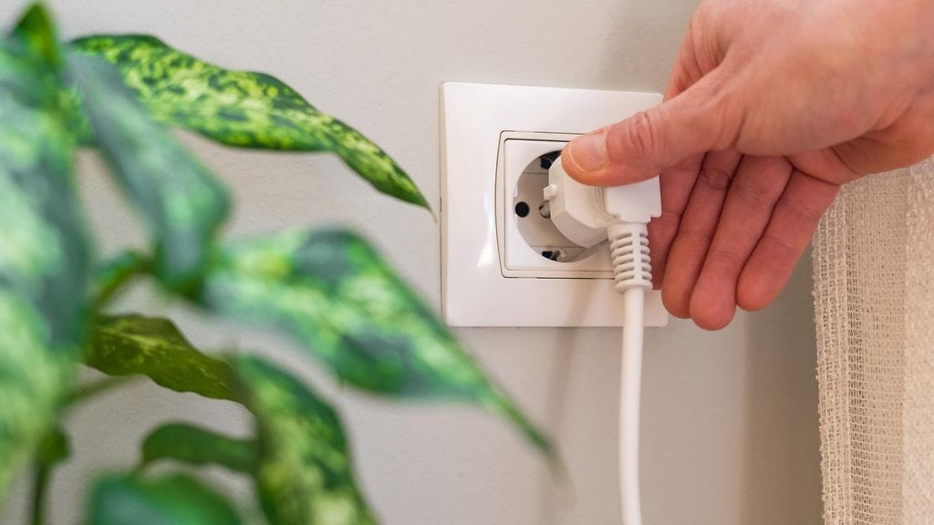 pistoke ja pistorasia