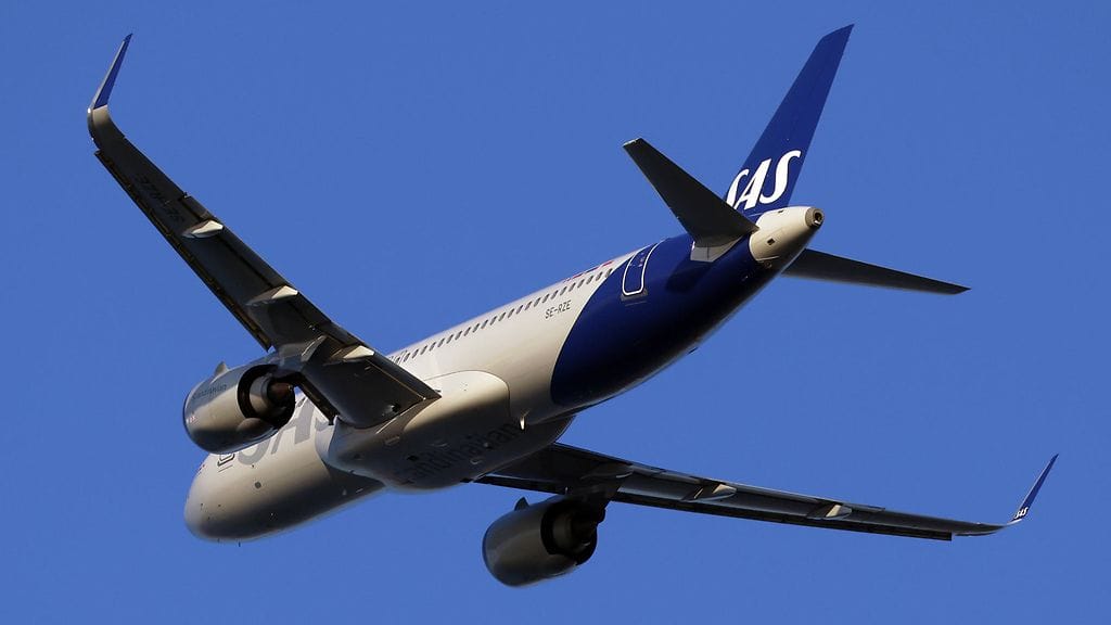 Kuvituskuvassa lentoyhtiö SAS:in Airbus A320-251N -kone.