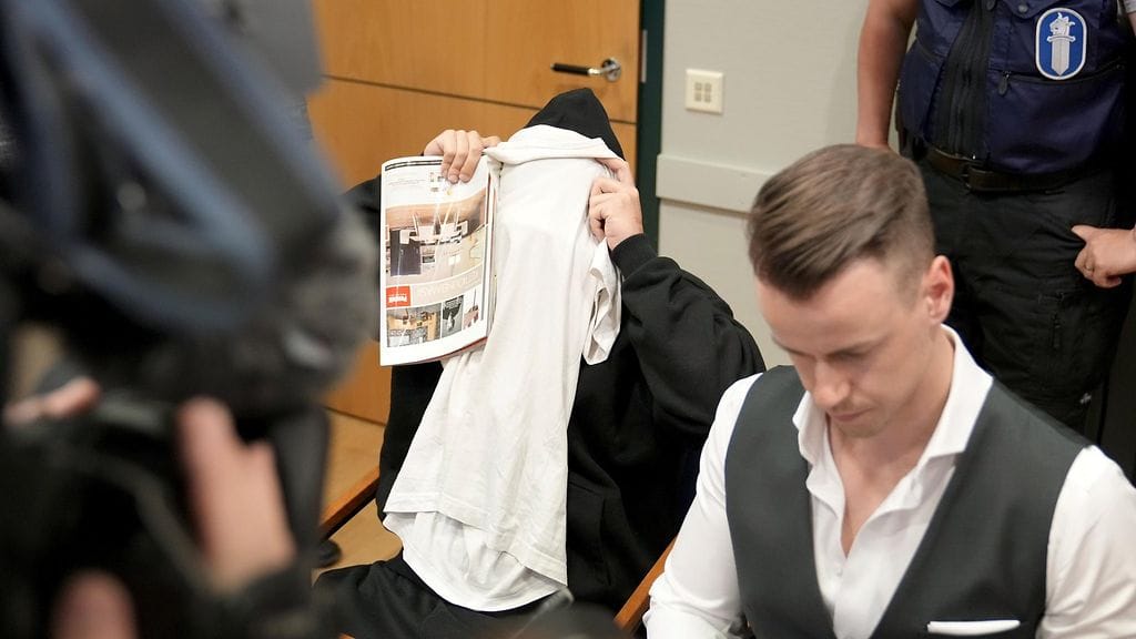 LK 0407 Valkeakosken tuomittu ja avustaja