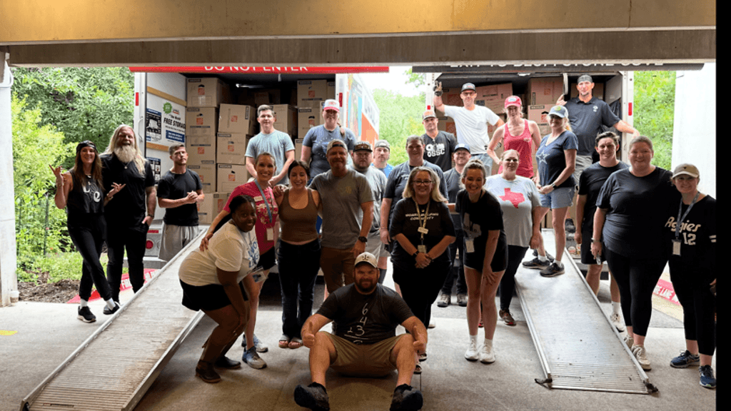 Texasin tulvauhreja on lähtenyt auttamaan useita ryhmiä. Kuvassa Jan Kutrzeban ryhmän jäsenet.