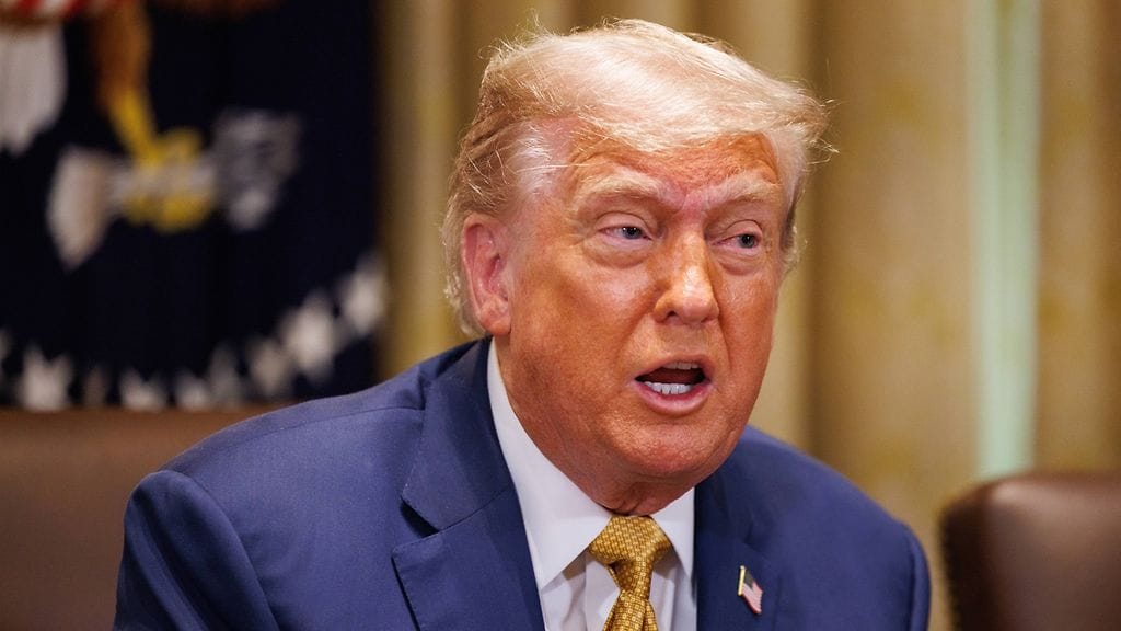 Trump kommentoi jälleen Epstein-kytköksiään.