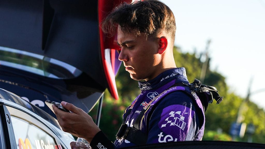 Martins Sesks Kreikan MM-rallissa. Latvialaisen kausi on ollut haastava.