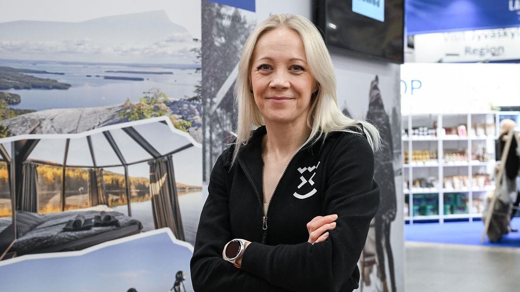 Kaisa Mäkäräinen kokee rallin hurmaa Suomen MM-osakilpailun yhteydessä.